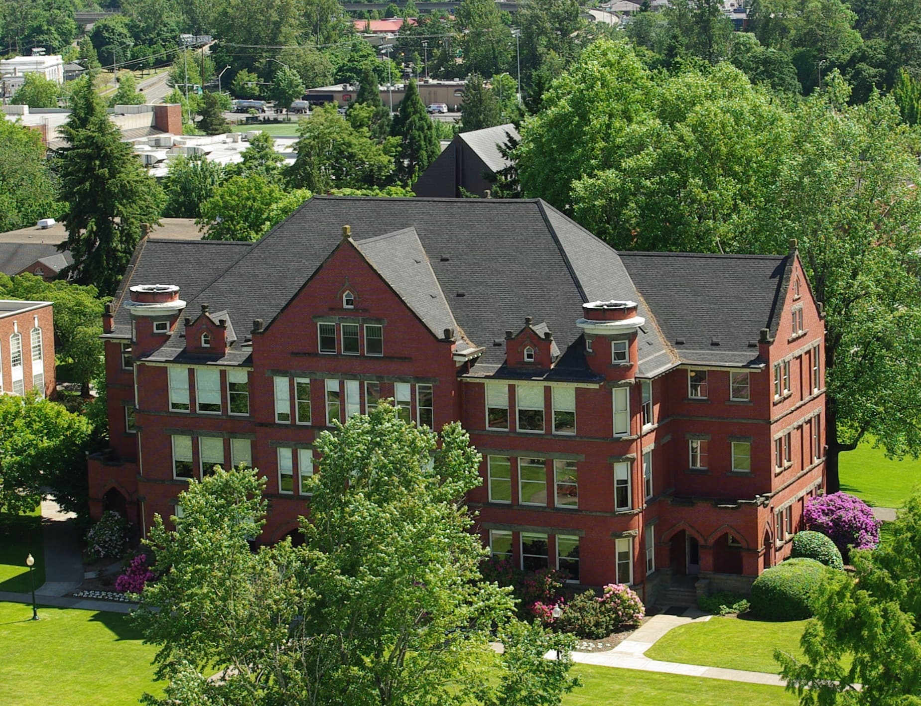 The Willamette University campus