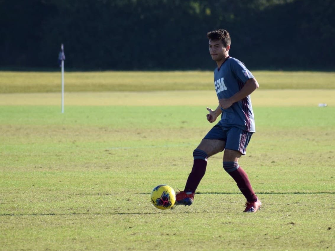 Ricky Ybarra on the ball in the SSM Developmental Academy kit